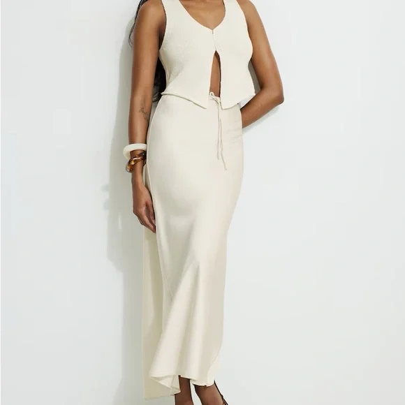 Dynamite Keyhole Knit Vest - Picture 2 of 5